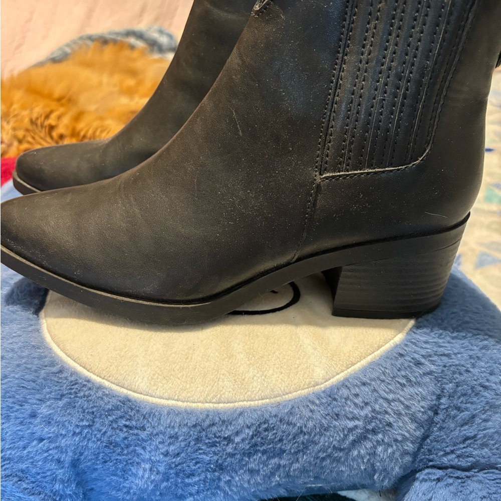 Dunes brand leather booties
